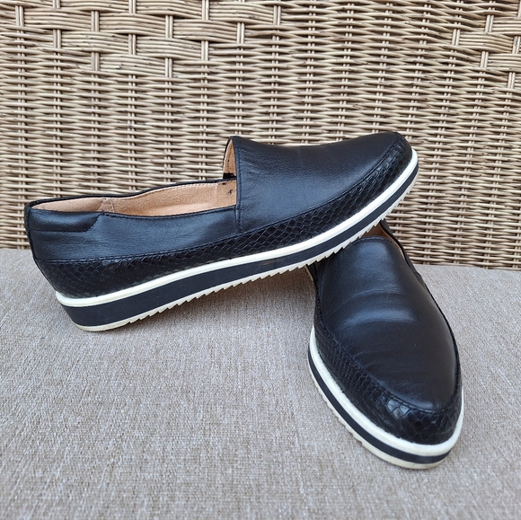 naturalizer beale flat